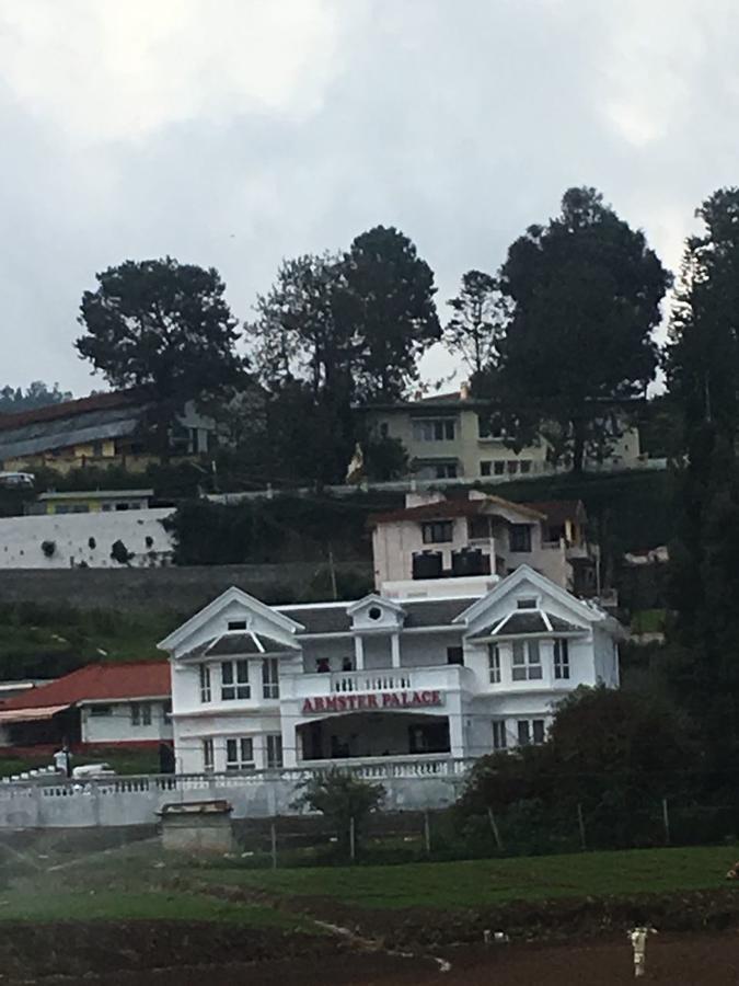 Armster Palace Утакаманд Экстерьер фото