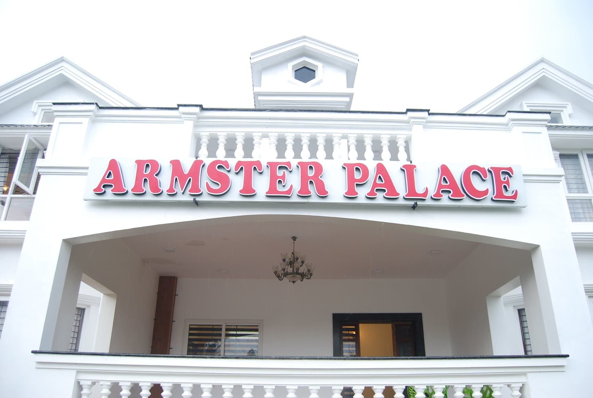 Armster Palace Утакаманд Экстерьер фото